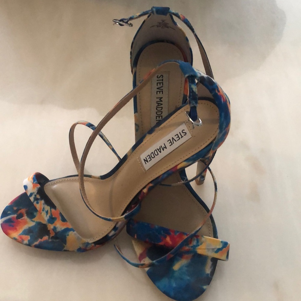 Steve Madden mult-color pumps